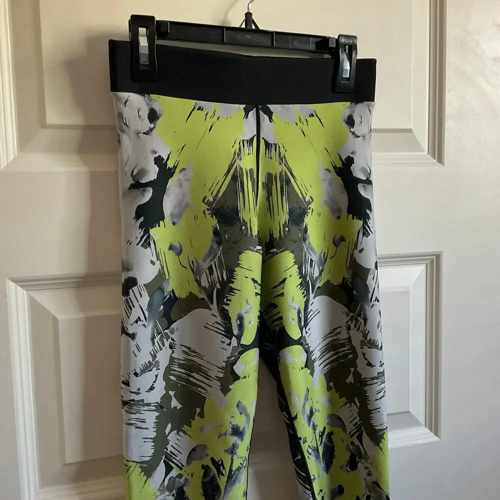 Cor by Ultracor Green/White/Black Printed‎ Leggings - Size Small